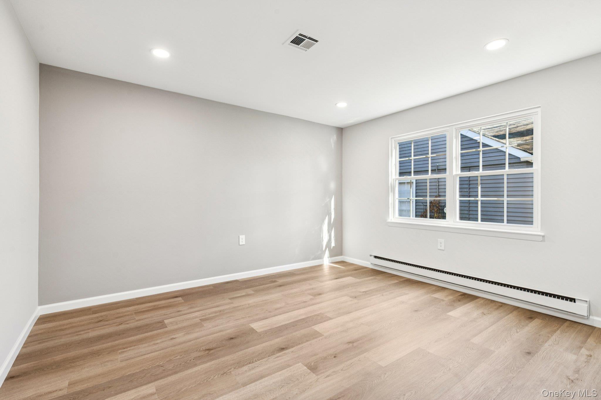 #18 photo, 195 Canterbury Drive, সাফোক কাউন্টি Ridge , NY 11961