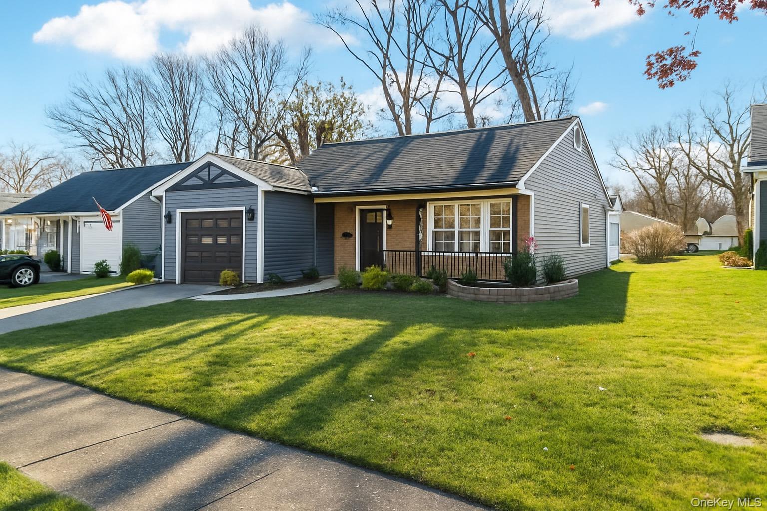 #3 photo, 195 Canterbury Drive, সাফোক কাউন্টি Ridge , NY 11961