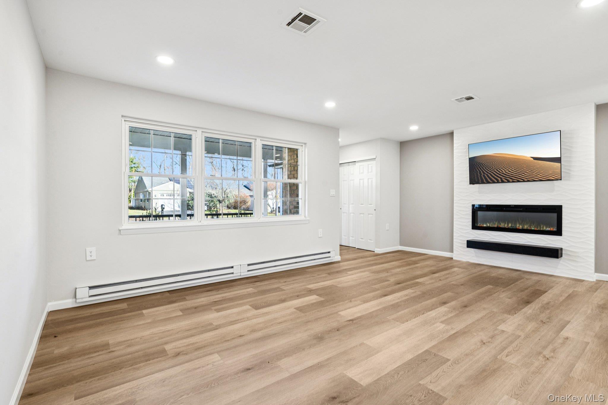 #5 photo, 195 Canterbury Drive, সাফোক কাউন্টি Ridge , NY 11961