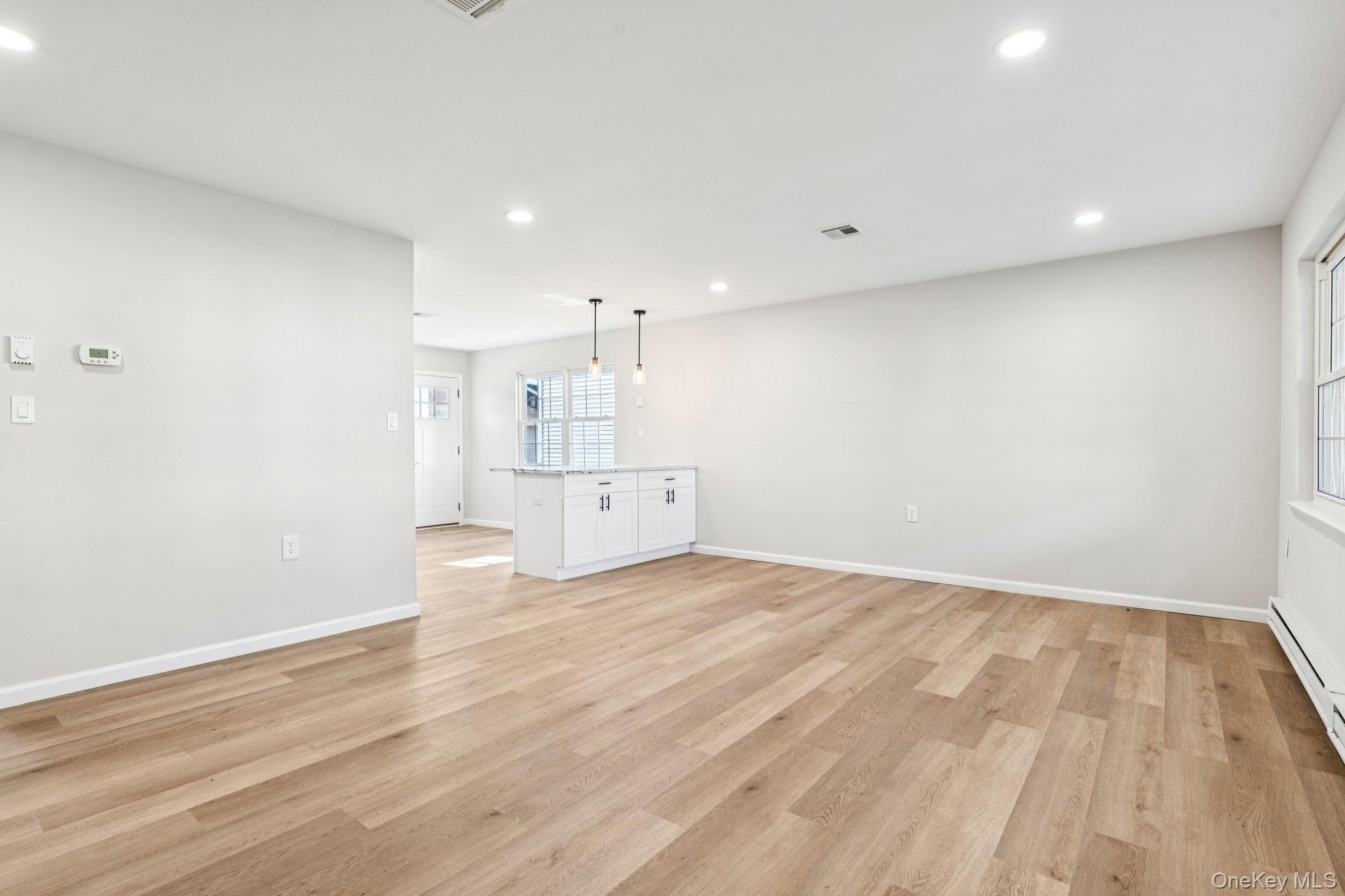 #7 photo, 195 Canterbury Drive, সাফোক কাউন্টি Ridge , NY 11961