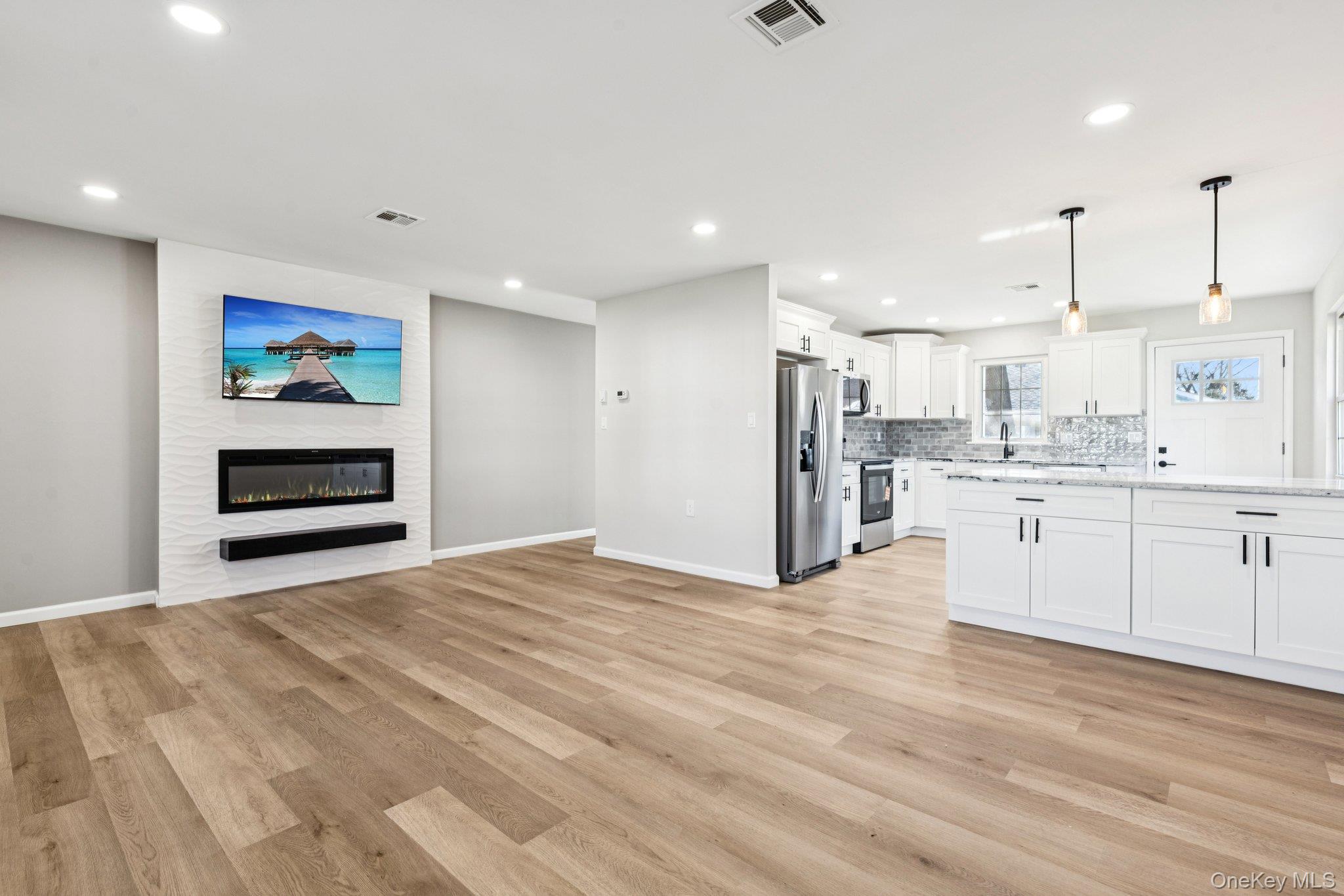 #9 photo, 195 Canterbury Drive, সাফোক কাউন্টি Ridge , NY 11961