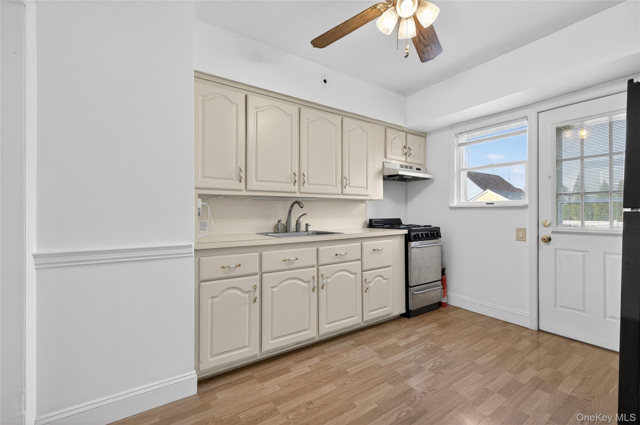 #7 photo, 128 Beech Street, Floral Park , NY 11001