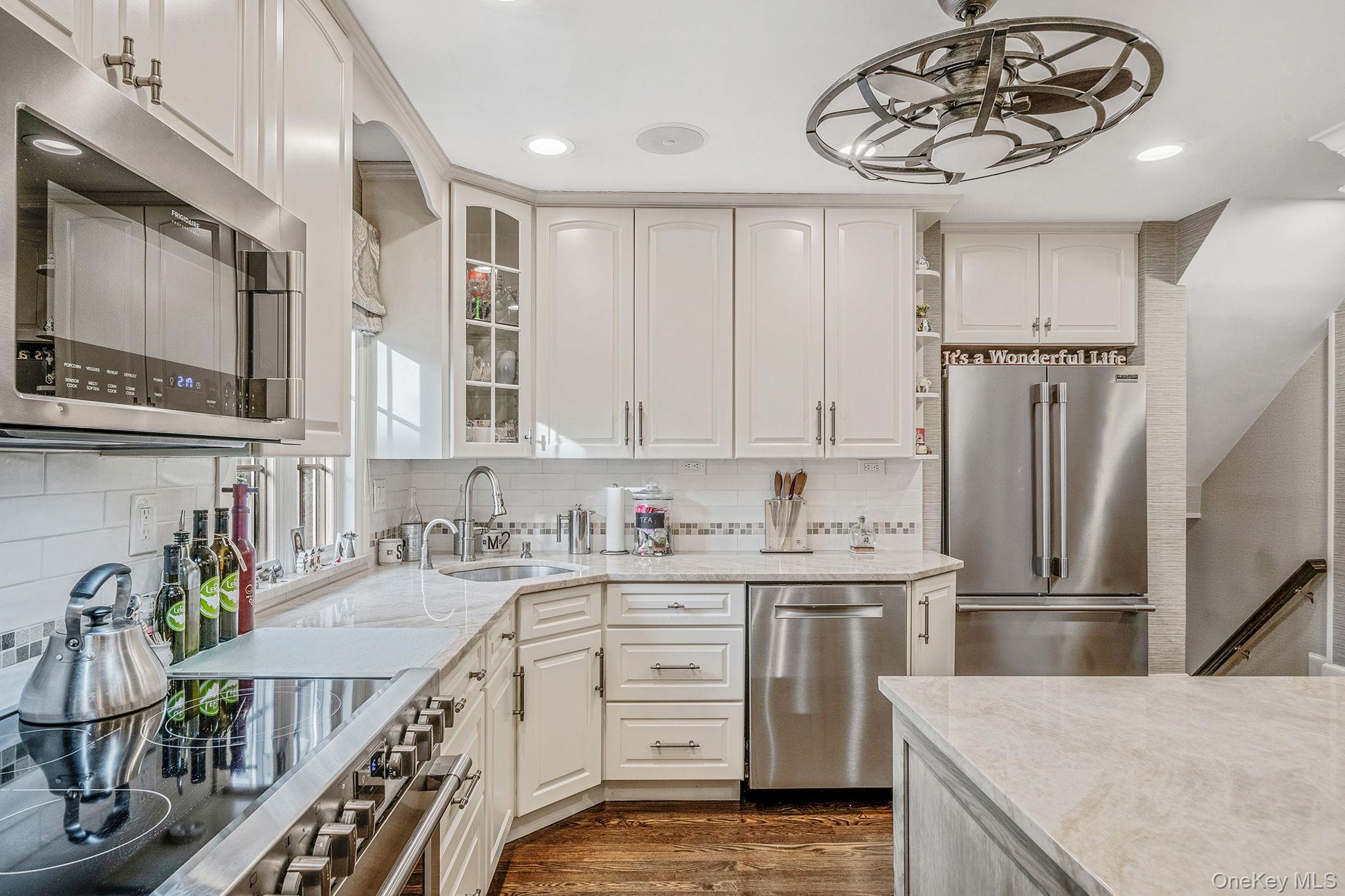 #13 photo, 3 Walnut Place, North Massapequa , NY 11758