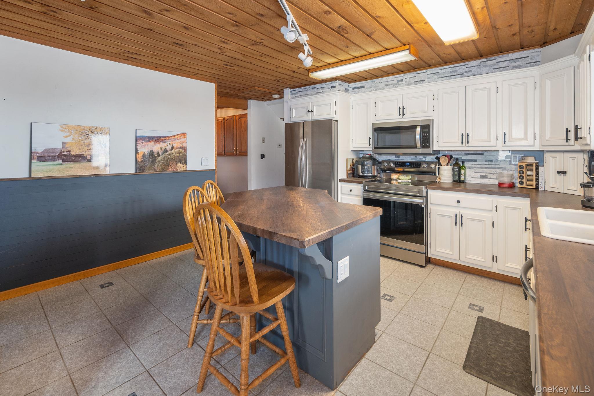 #9 photo, 929 Patria Road, Call Listing Agent , NY 12071