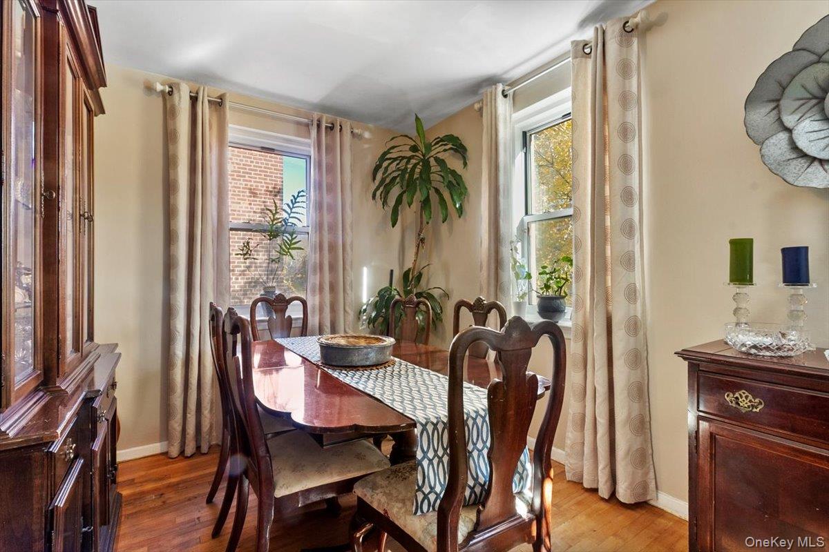 #10 photo, 279 N BROADWAY, 紐約州 Yonkers , NY 10701