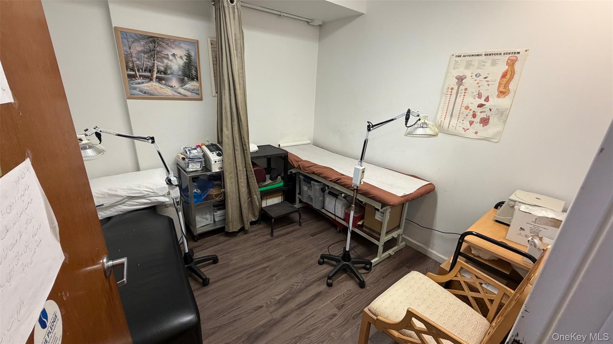 #3 photo, 707 Middle Neck Road, Great Neck , NY 11021