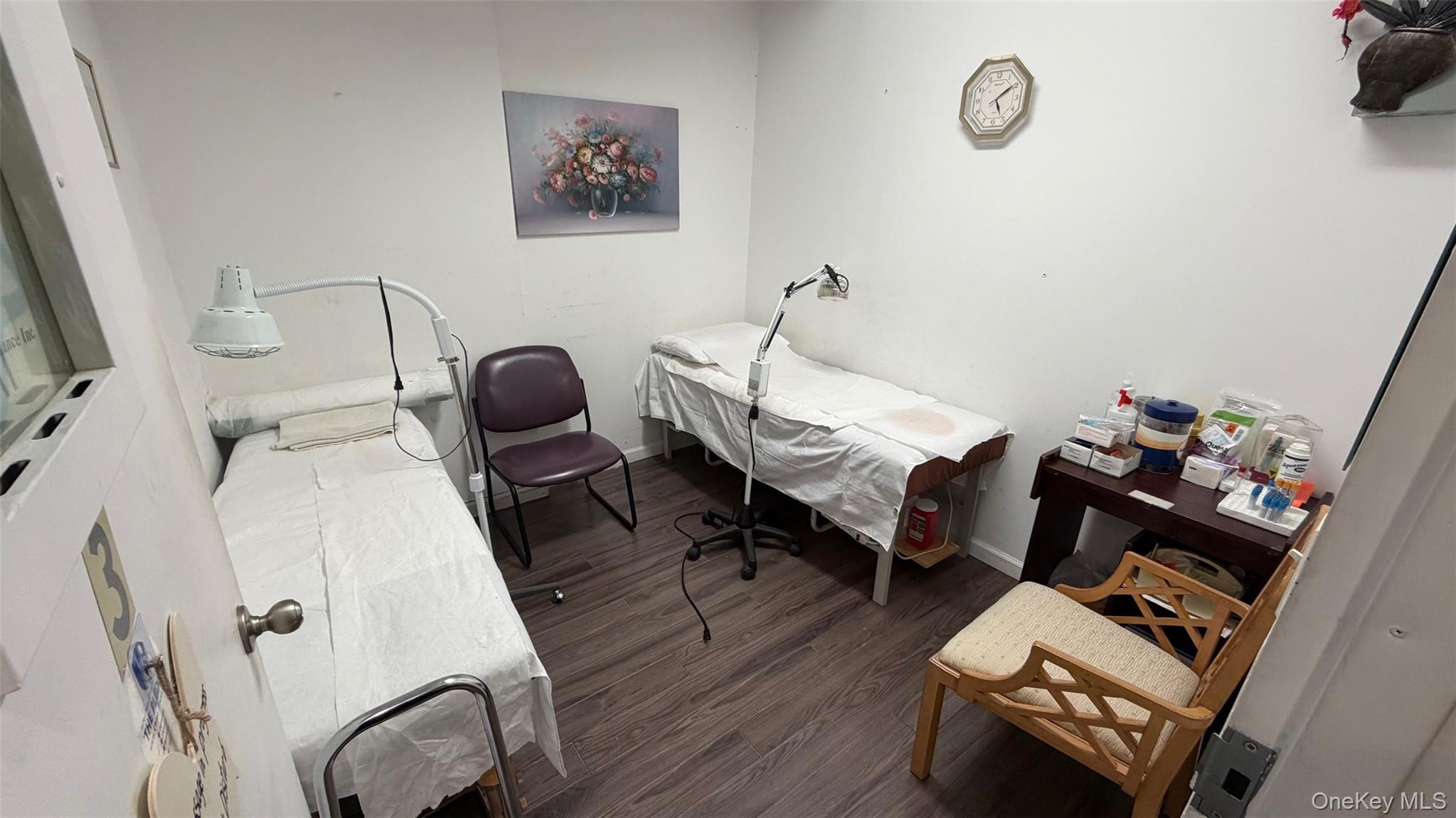 #4 photo, 707 Middle Neck Road, Great Neck , NY 11021