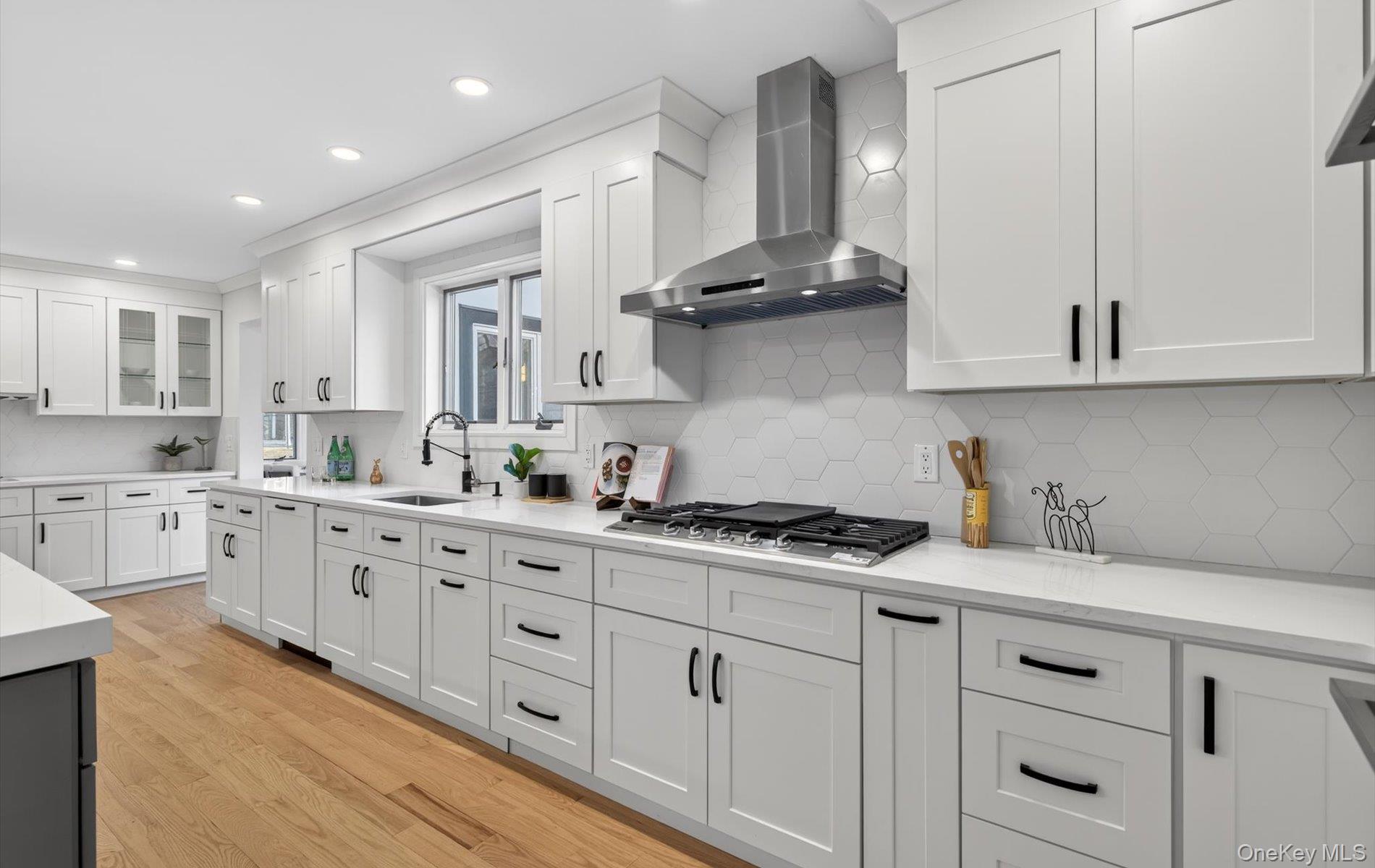 #14 photo, 369 Vanderbilt Parkway, 東長島 Dix小山 Dix Hills , NY 11746