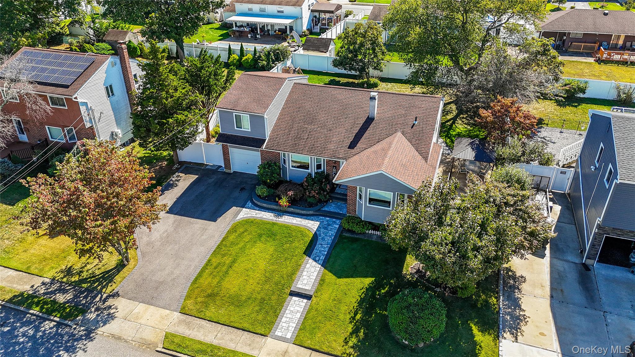 #2 photo, 10 Ponder Lane, Deer Park , NY 11729