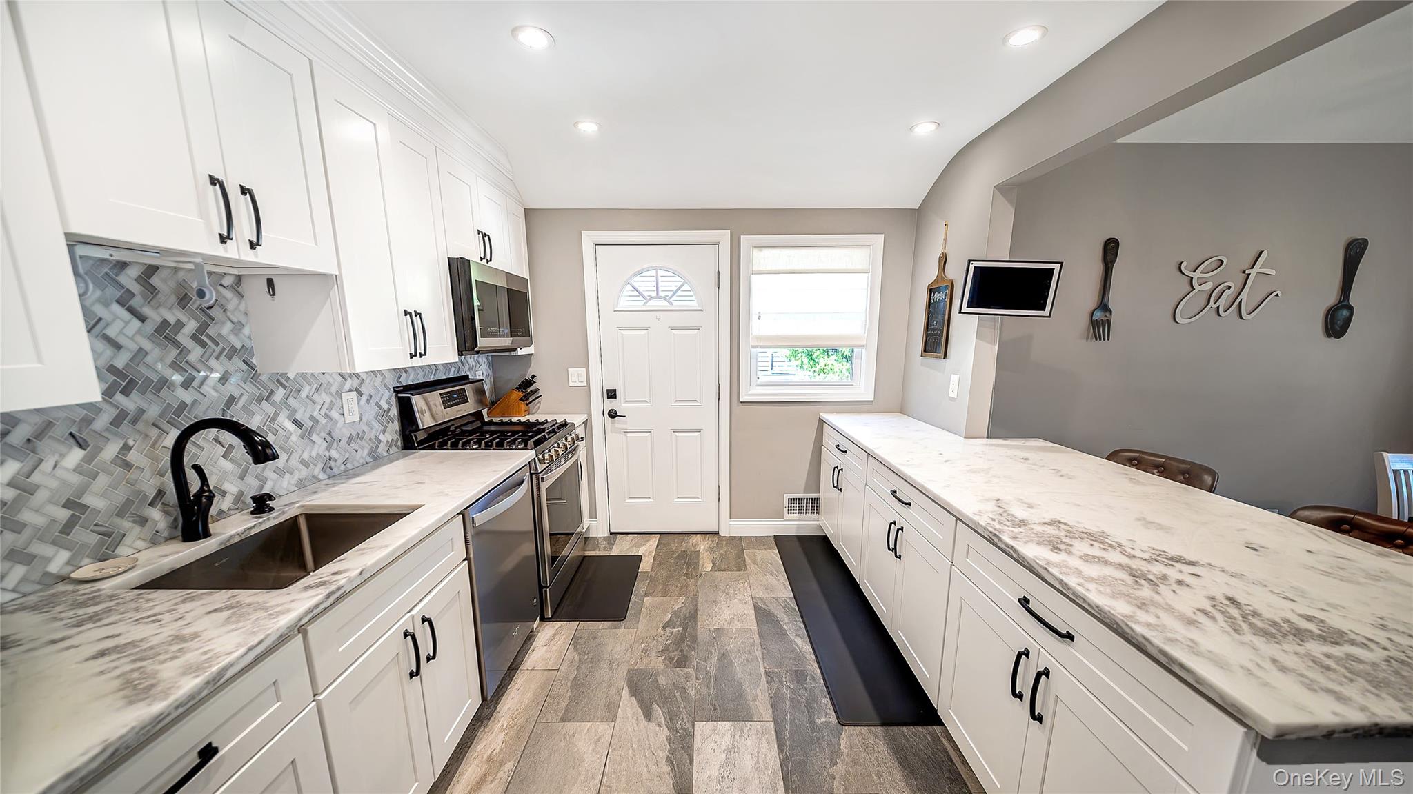 #6 photo, 10 Ponder Lane, Deer Park , NY 11729