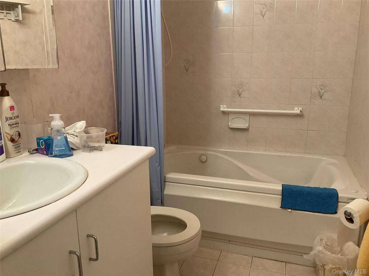 #16 photo, 409 Village Circle N, 東長島 Manorville , NY 11949