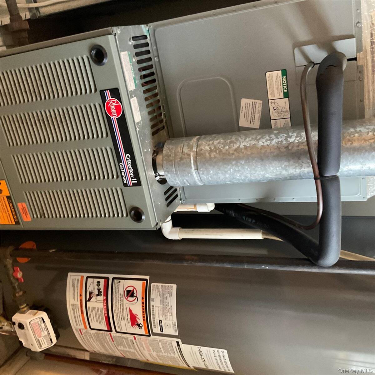 #17 photo, 409 Village Circle N, 東長島 Manorville , NY 11949