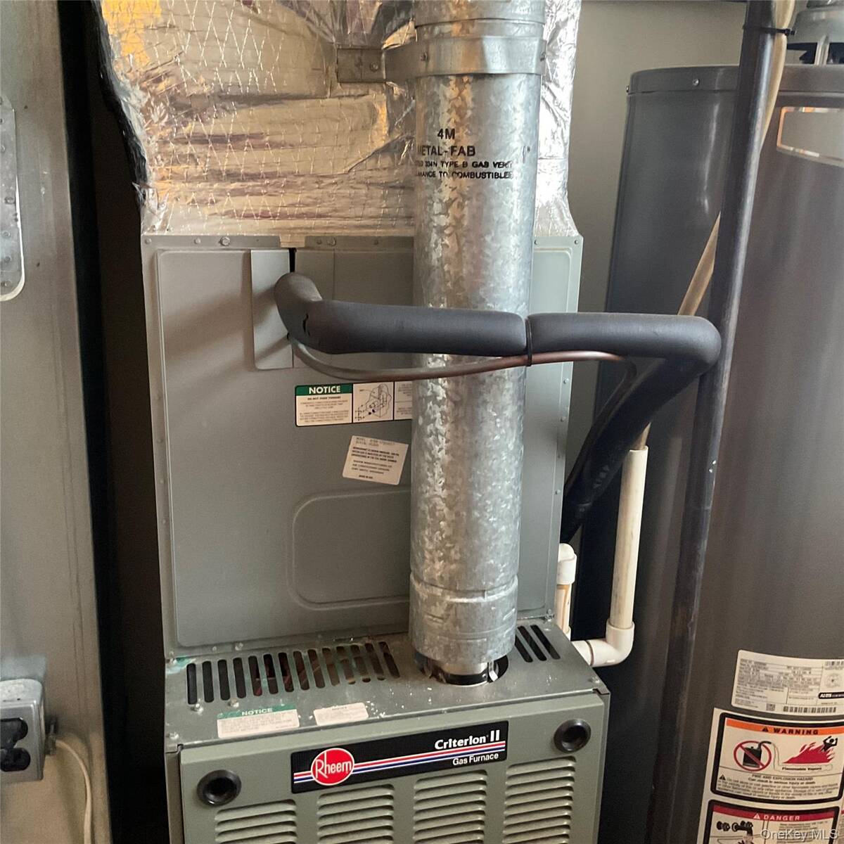 #18 photo, 409 Village Circle N, 東長島 Manorville , NY 11949