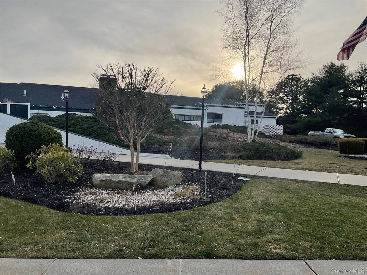 #22 photo, 409 Village Circle N, 東長島 Manorville , NY 11949