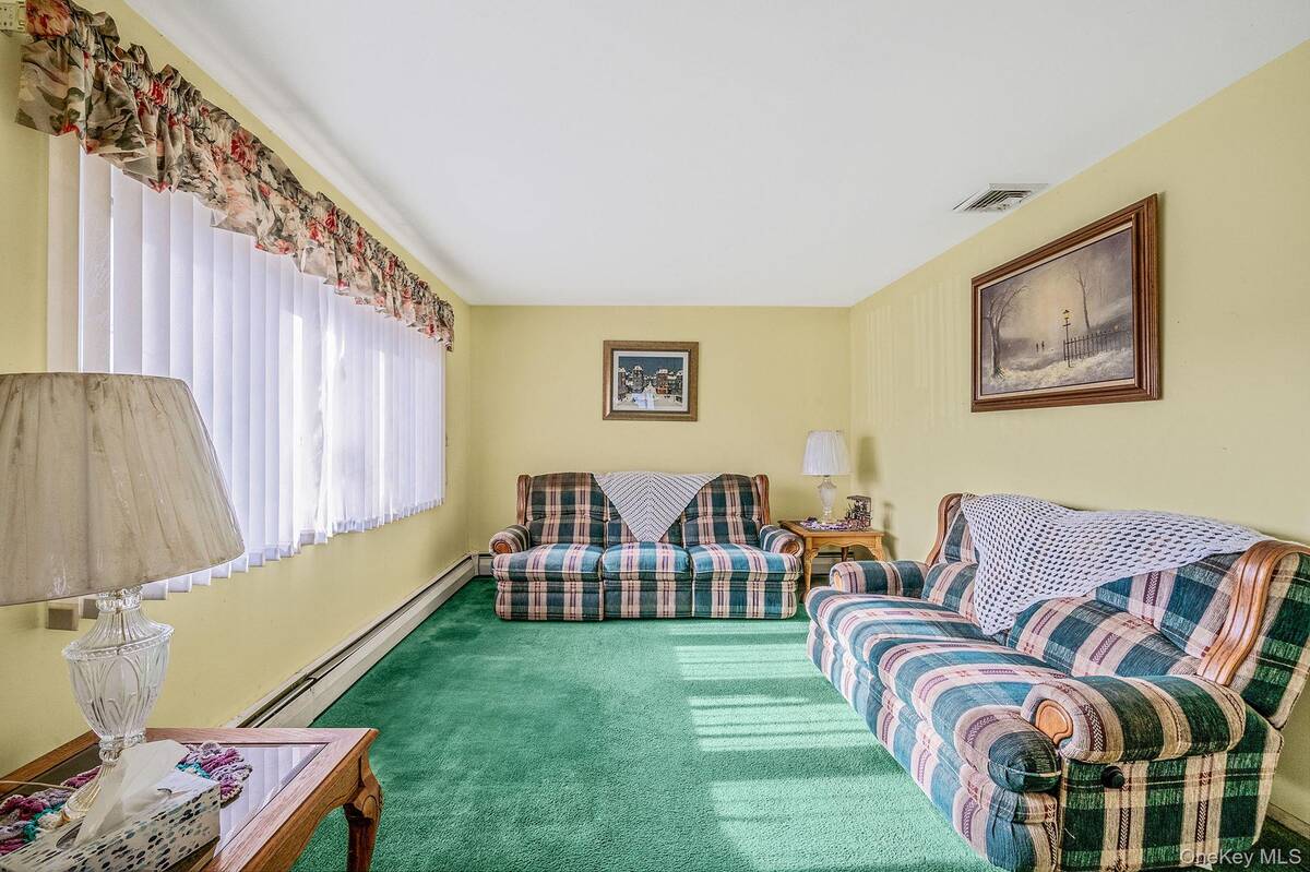 #16 photo, 171 N Oak Street, North Massapequa , NY 11758