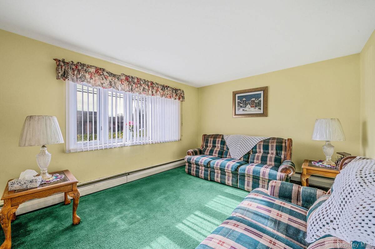 #17 photo, 171 N Oak Street, North Massapequa , NY 11758