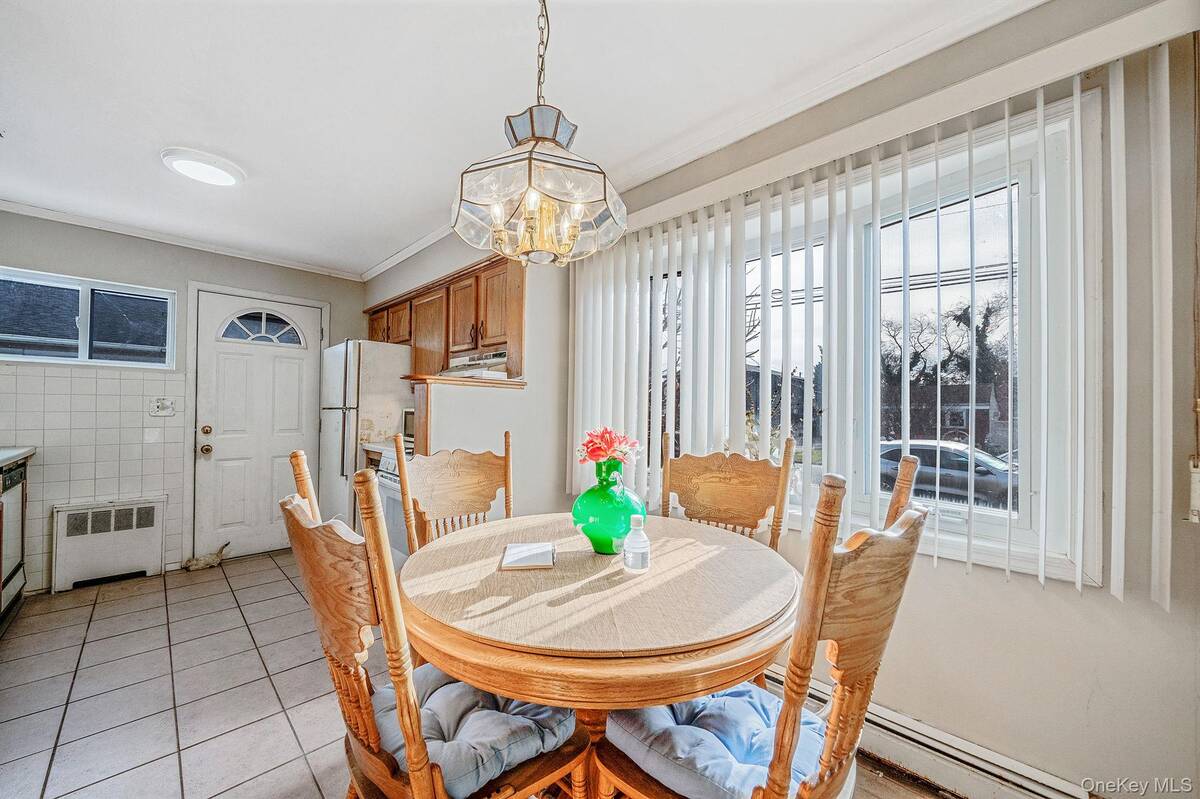 #19 photo, 171 N Oak Street, North Massapequa , NY 11758