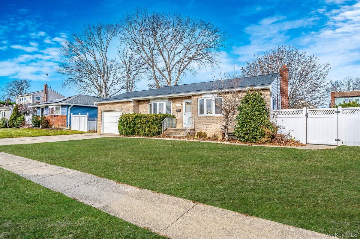 #2 photo, 171 N Oak Street, North Massapequa , NY 11758