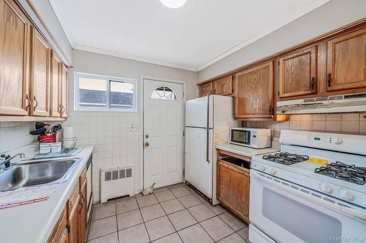 #21 photo, 171 N Oak Street, North Massapequa , NY 11758