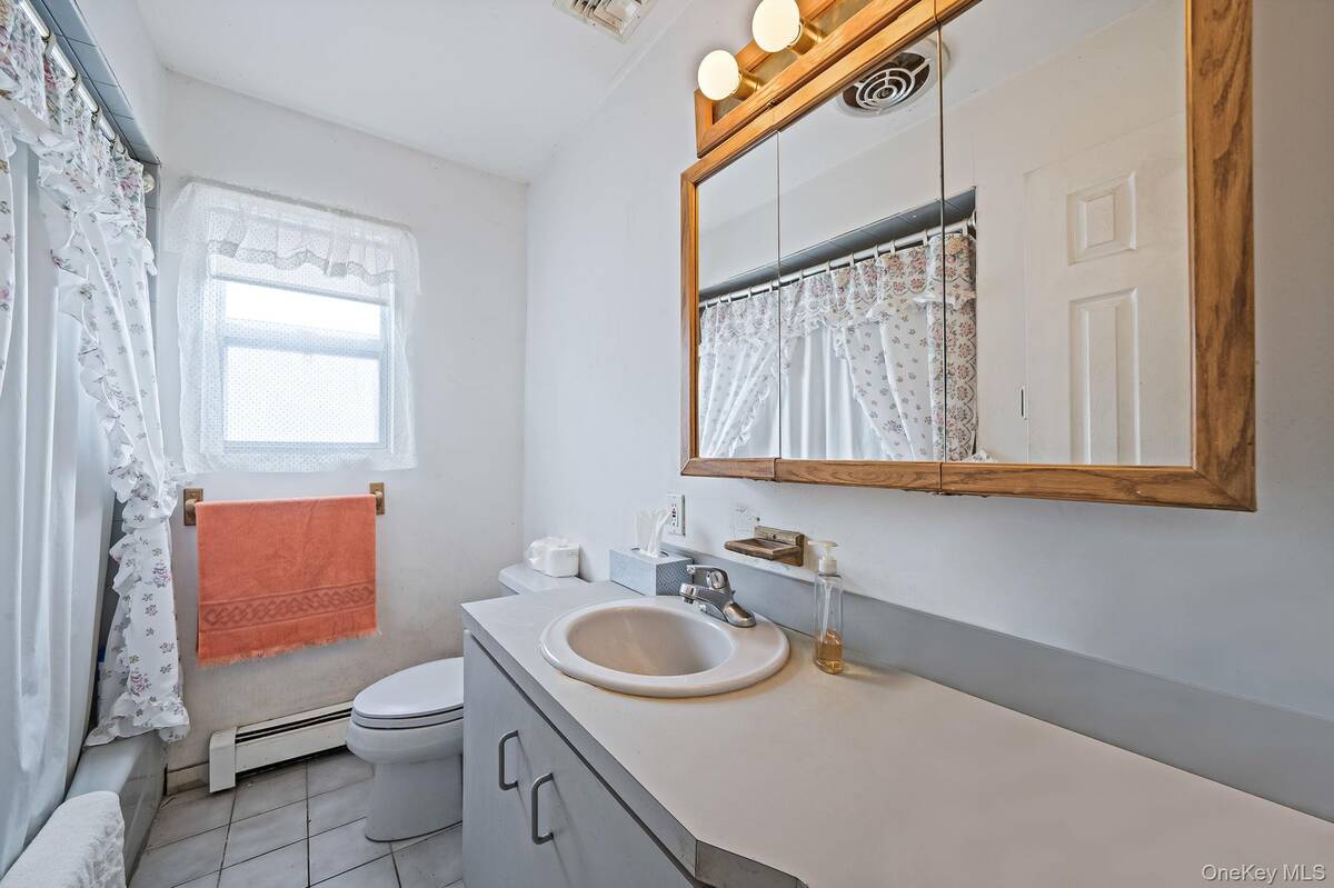 #24 photo, 171 N Oak Street, North Massapequa , NY 11758