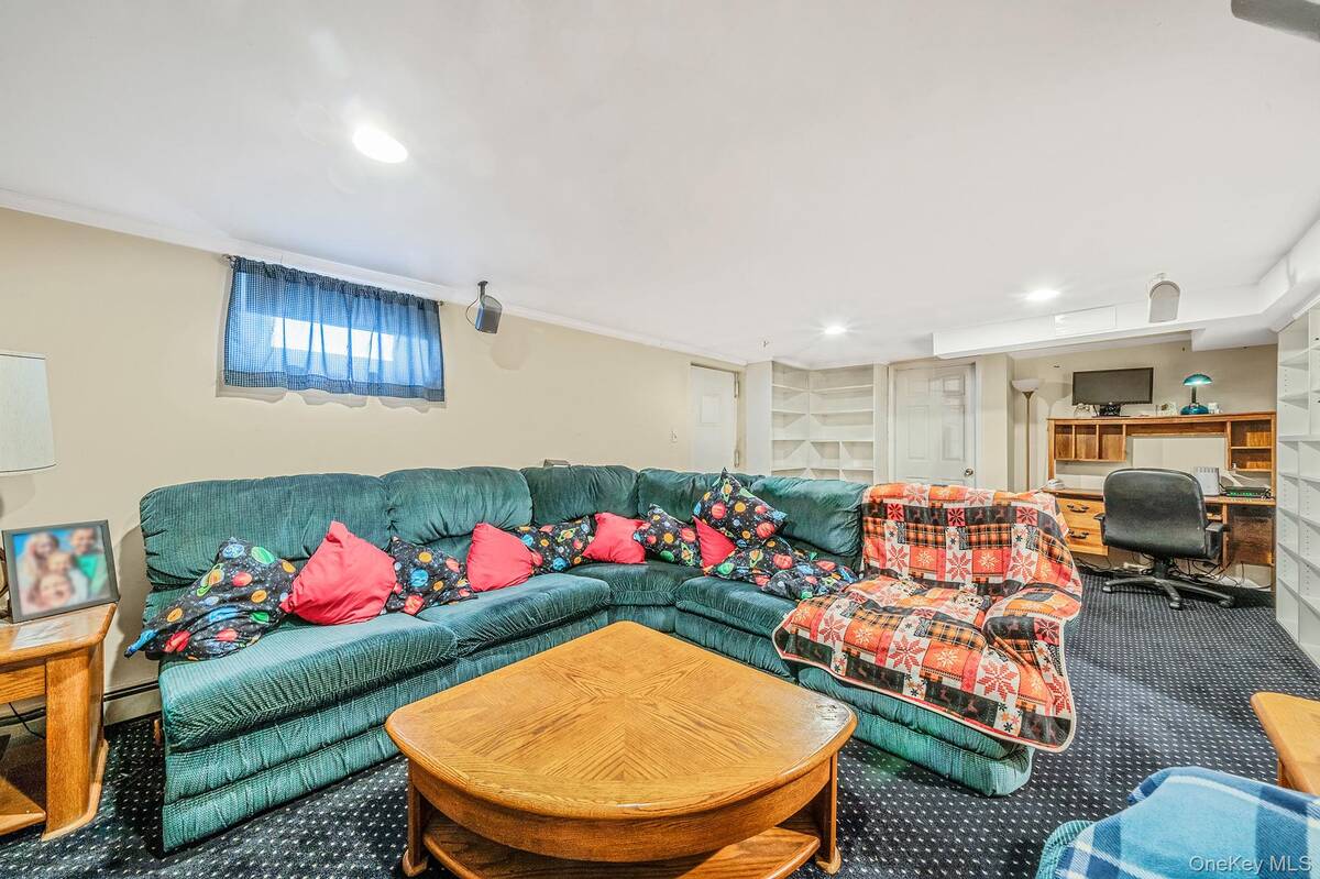 #29 photo, 171 N Oak Street, North Massapequa , NY 11758