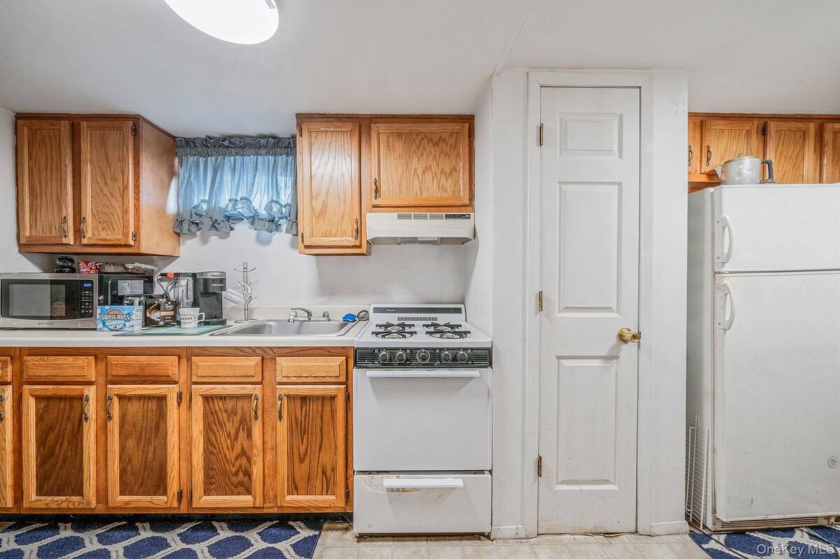 #30 photo, 171 N Oak Street, North Massapequa , NY 11758