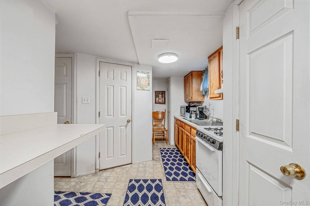 #32 photo, 171 N Oak Street, North Massapequa , NY 11758