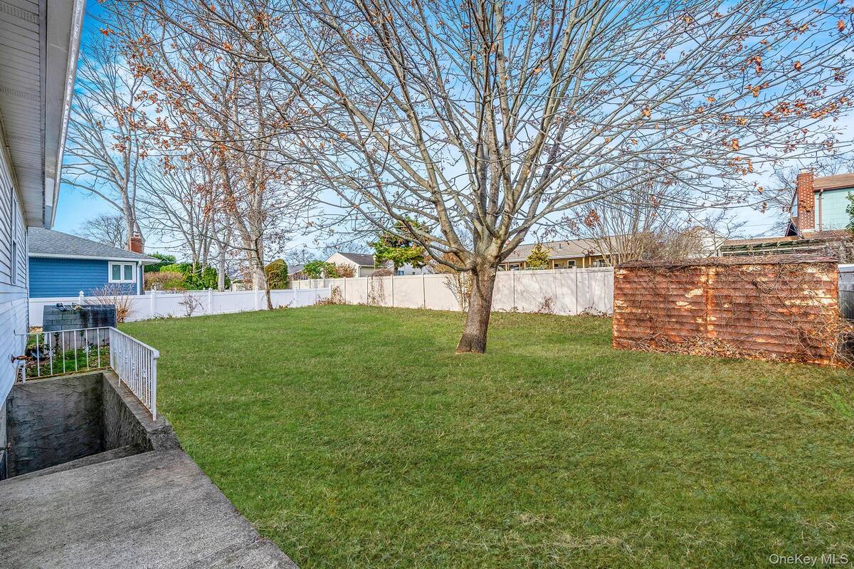 #4 photo, 171 N Oak Street, North Massapequa , NY 11758