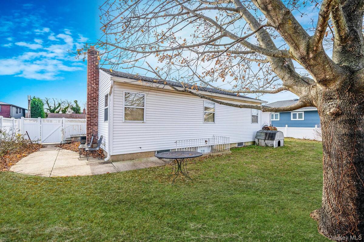 #5 photo, 171 N Oak Street, North Massapequa , NY 11758