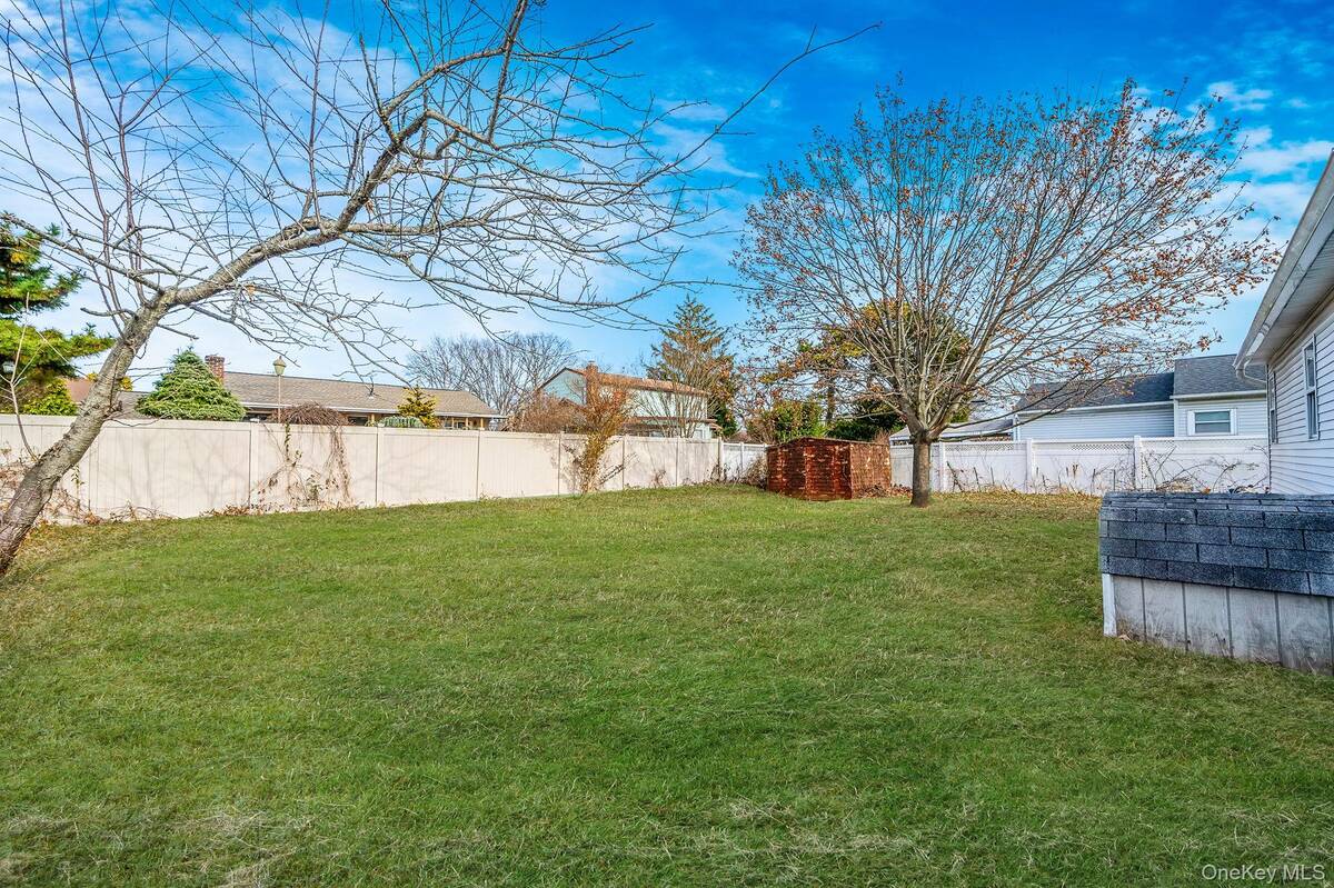 #8 photo, 171 N Oak Street, North Massapequa , NY 11758