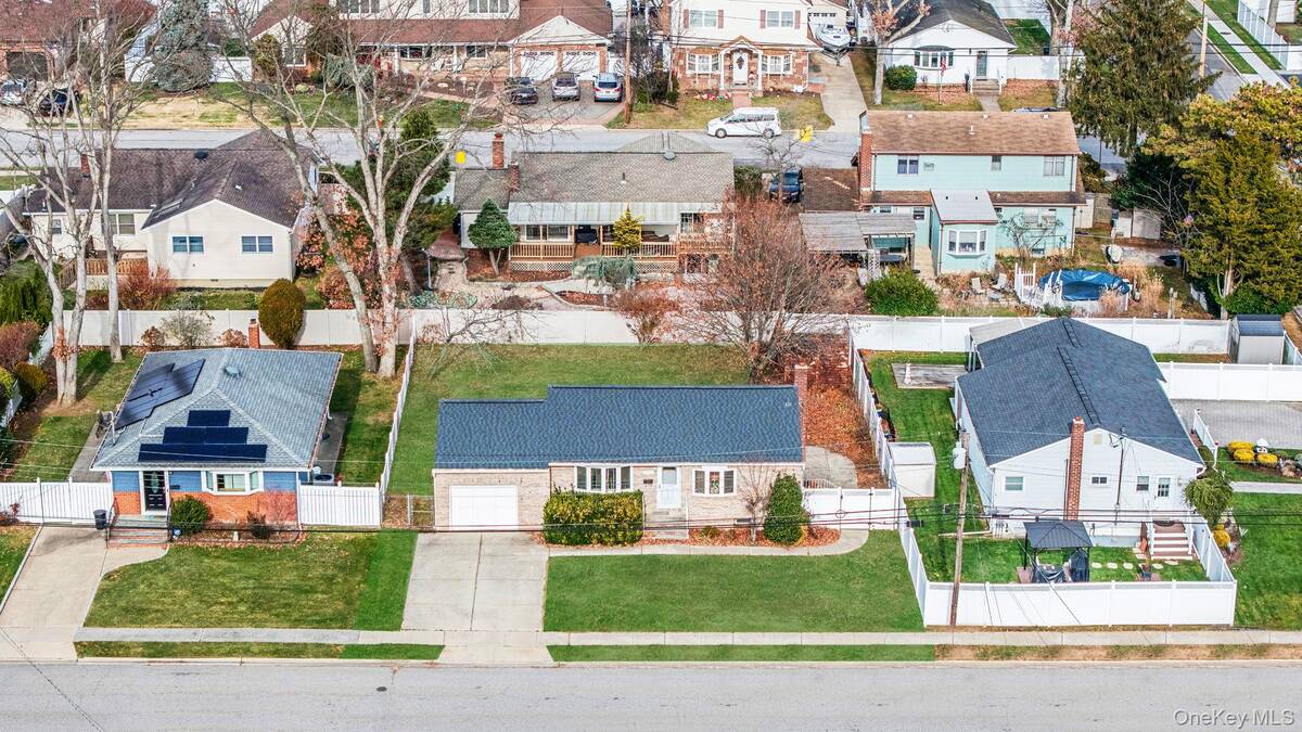 #9 photo, 171 N Oak Street, North Massapequa , NY 11758