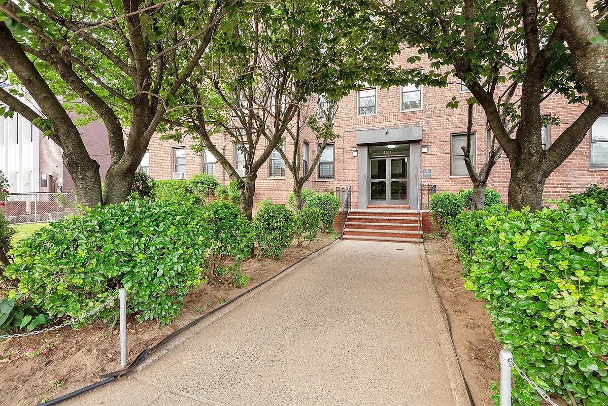 #14 photo, 1811 OCEAN Parkway, Sheepshead Bay , NY 11223