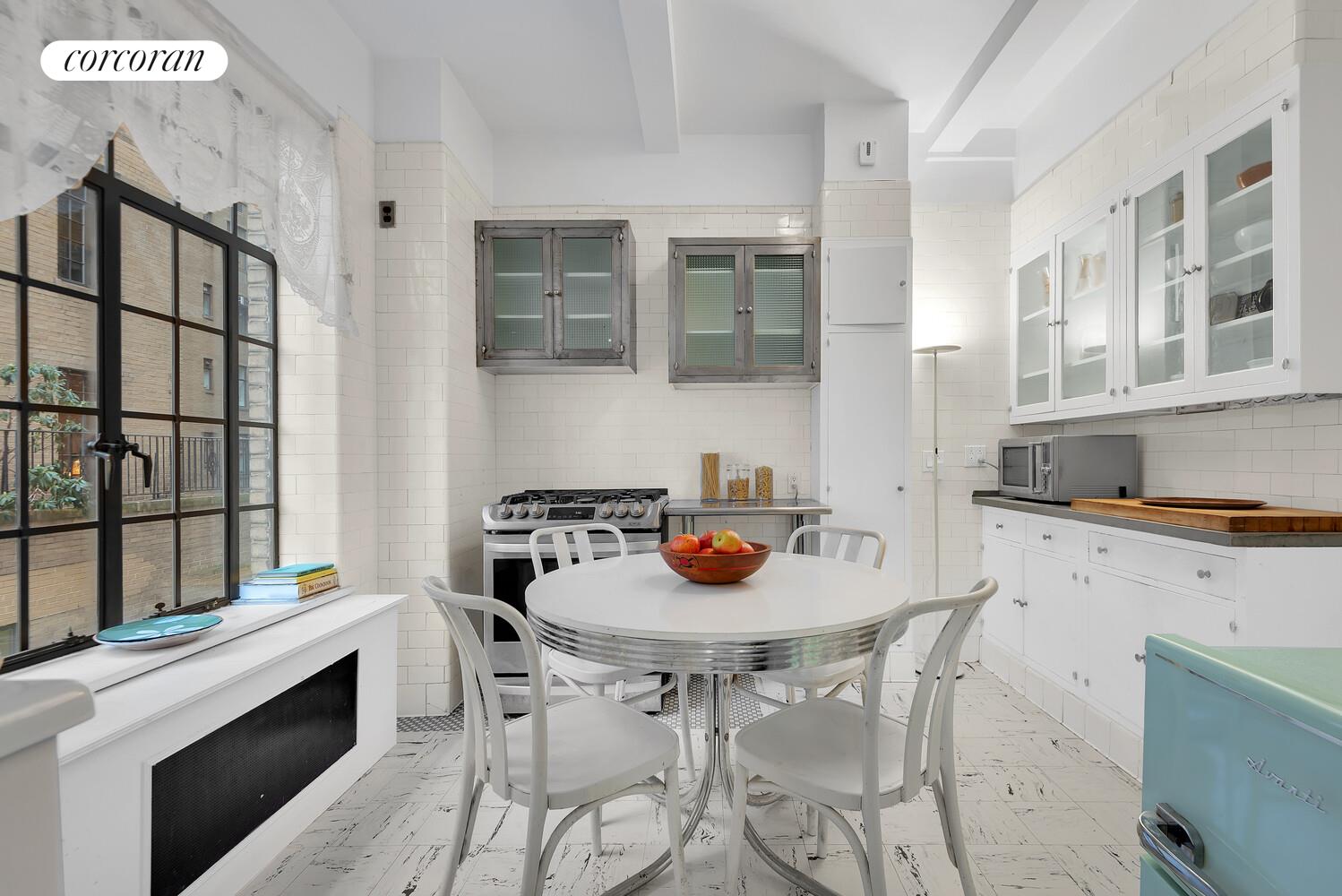 #8 photo, 300 CENTRAL Park W, ম্যানহাটন Upper West Side , NY 10024