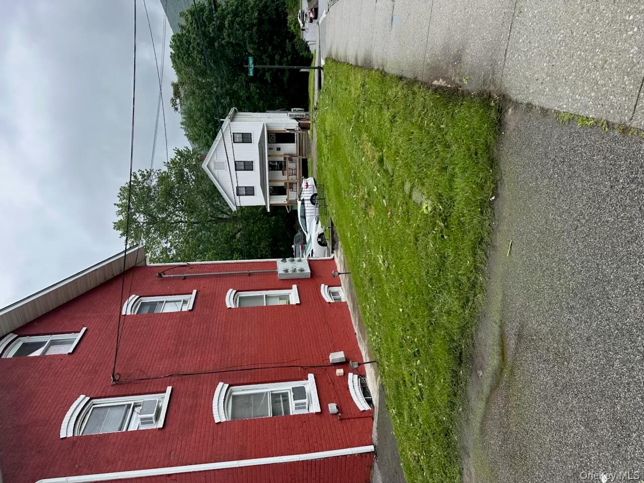 #16 photo, 28 Davis, Beacon , NY 12508