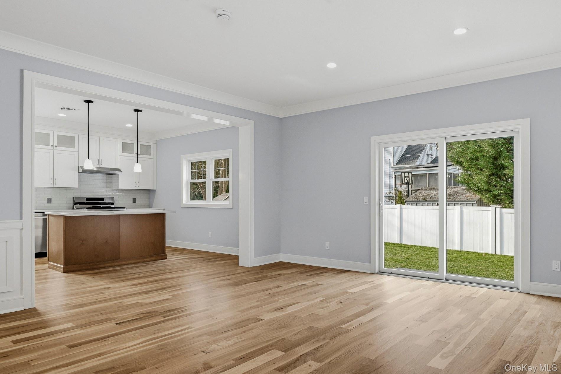 #11 photo, 5 Ketcham Place, Melville , NY 11747