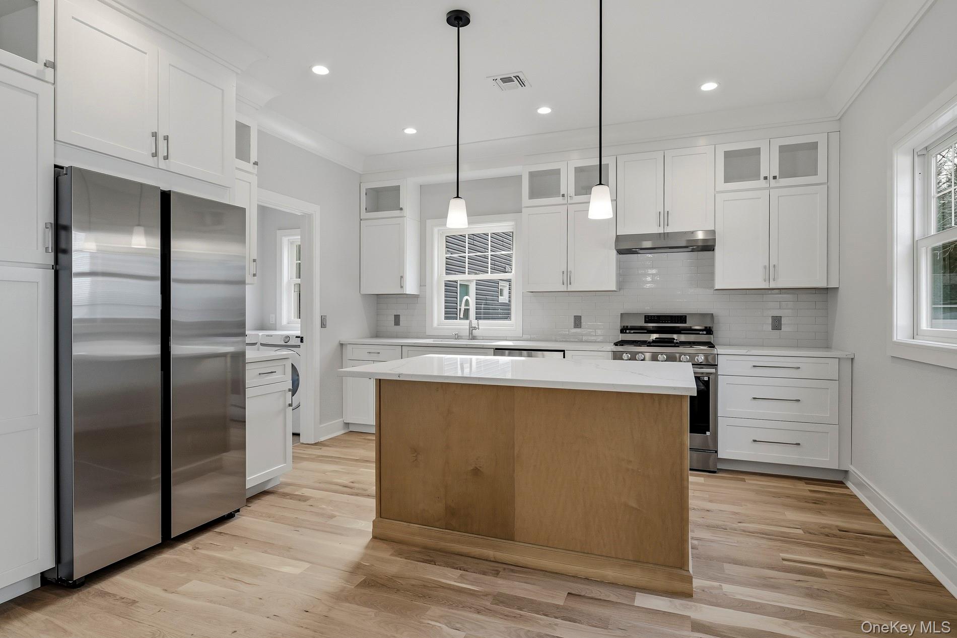 #12 photo, 5 Ketcham Place, Melville , NY 11747