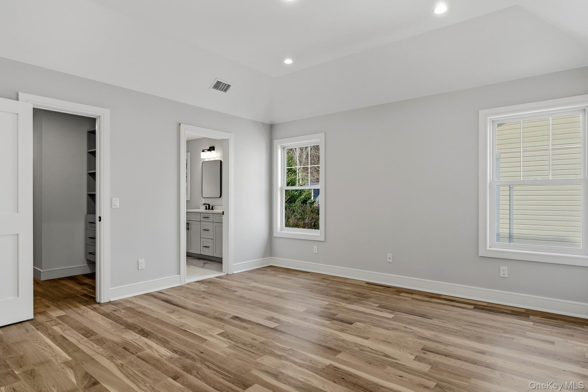 #17 photo, 5 Ketcham Place, Melville , NY 11747