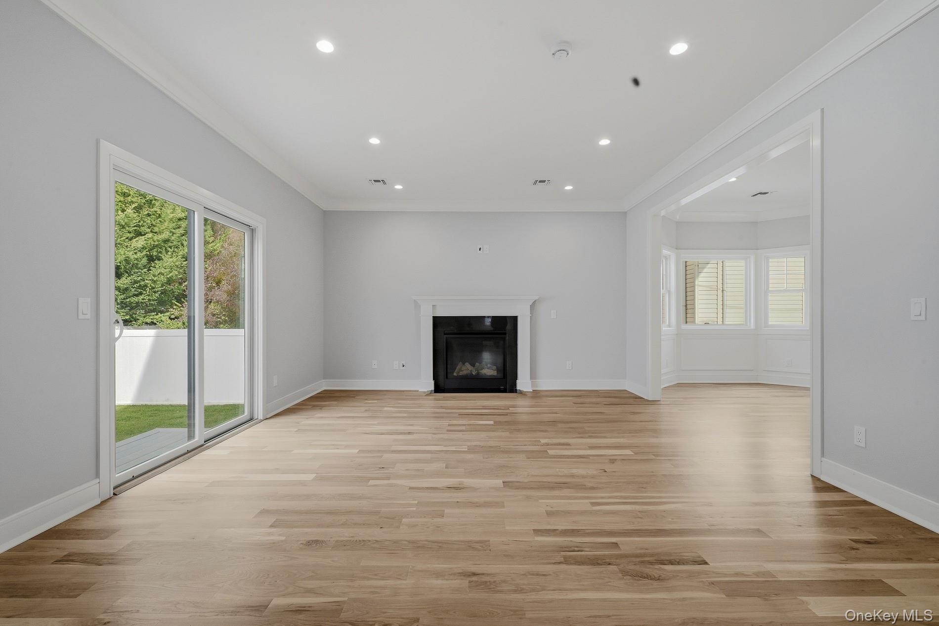 #7 photo, 5 Ketcham Place, Melville , NY 11747