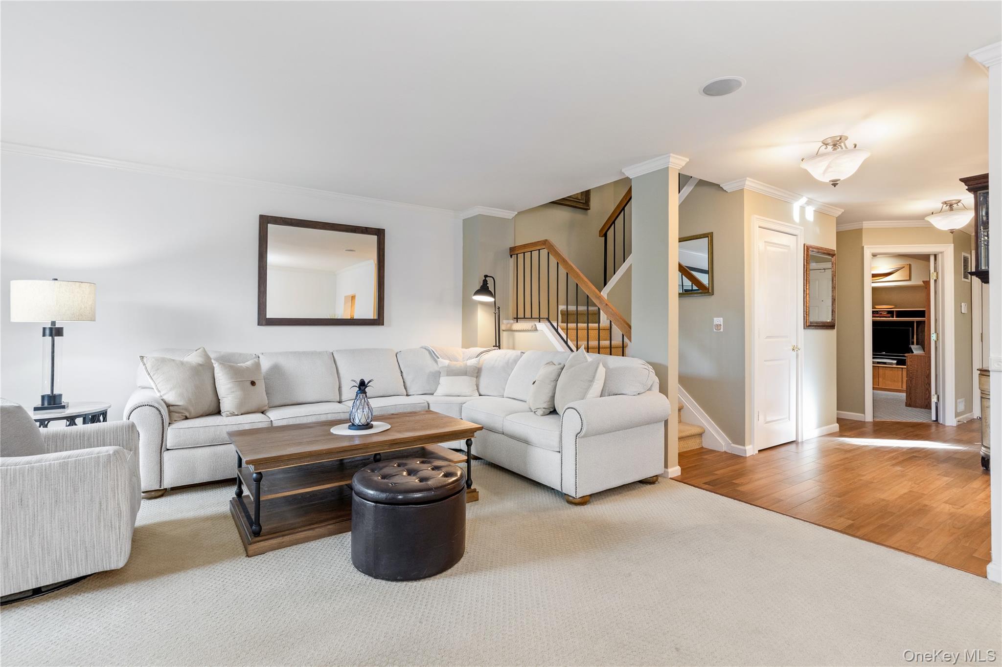 #11 photo, 17 Sutton Place, Islip , NY 11751