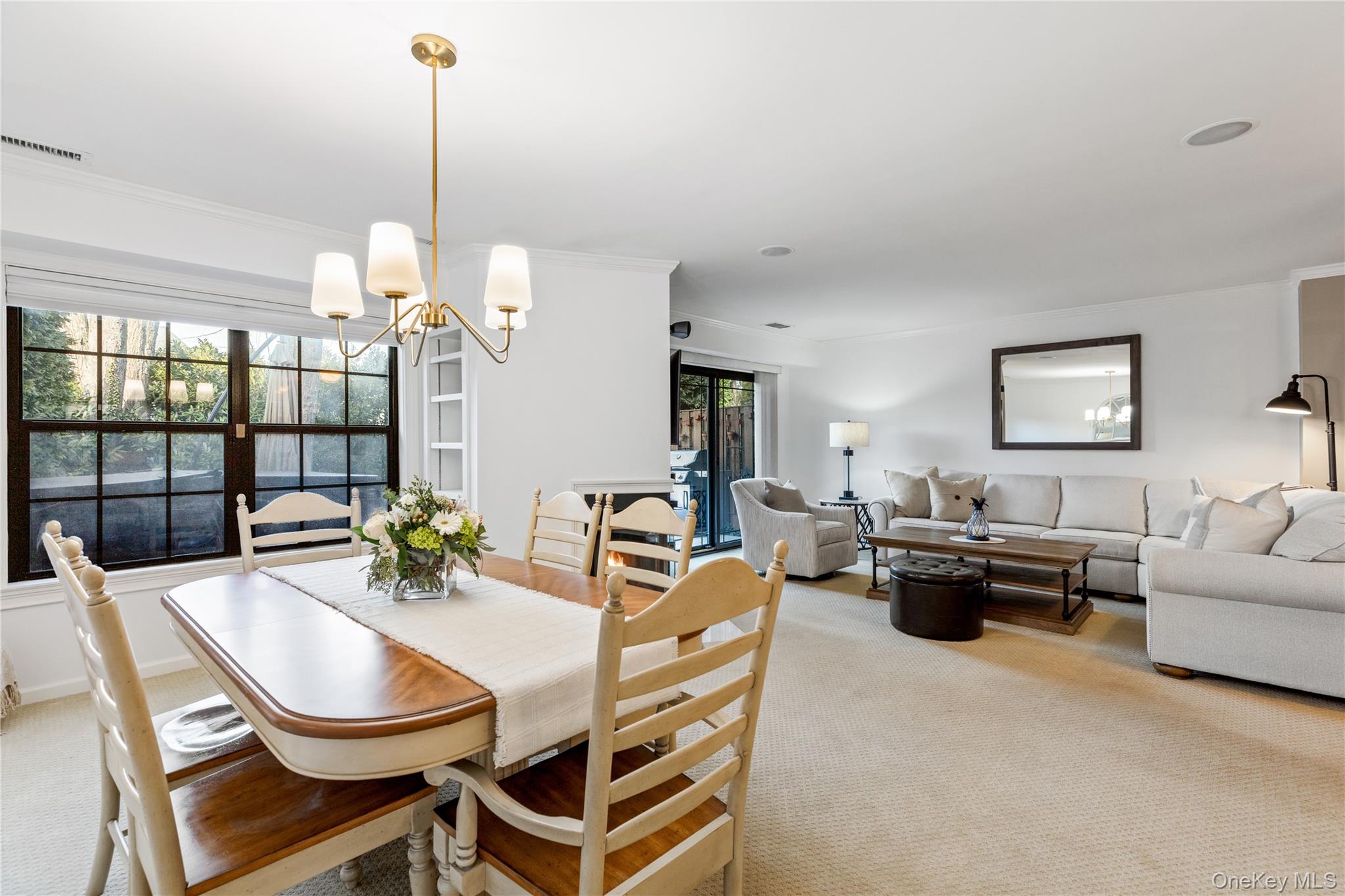 #16 photo, 17 Sutton Place, Islip , NY 11751