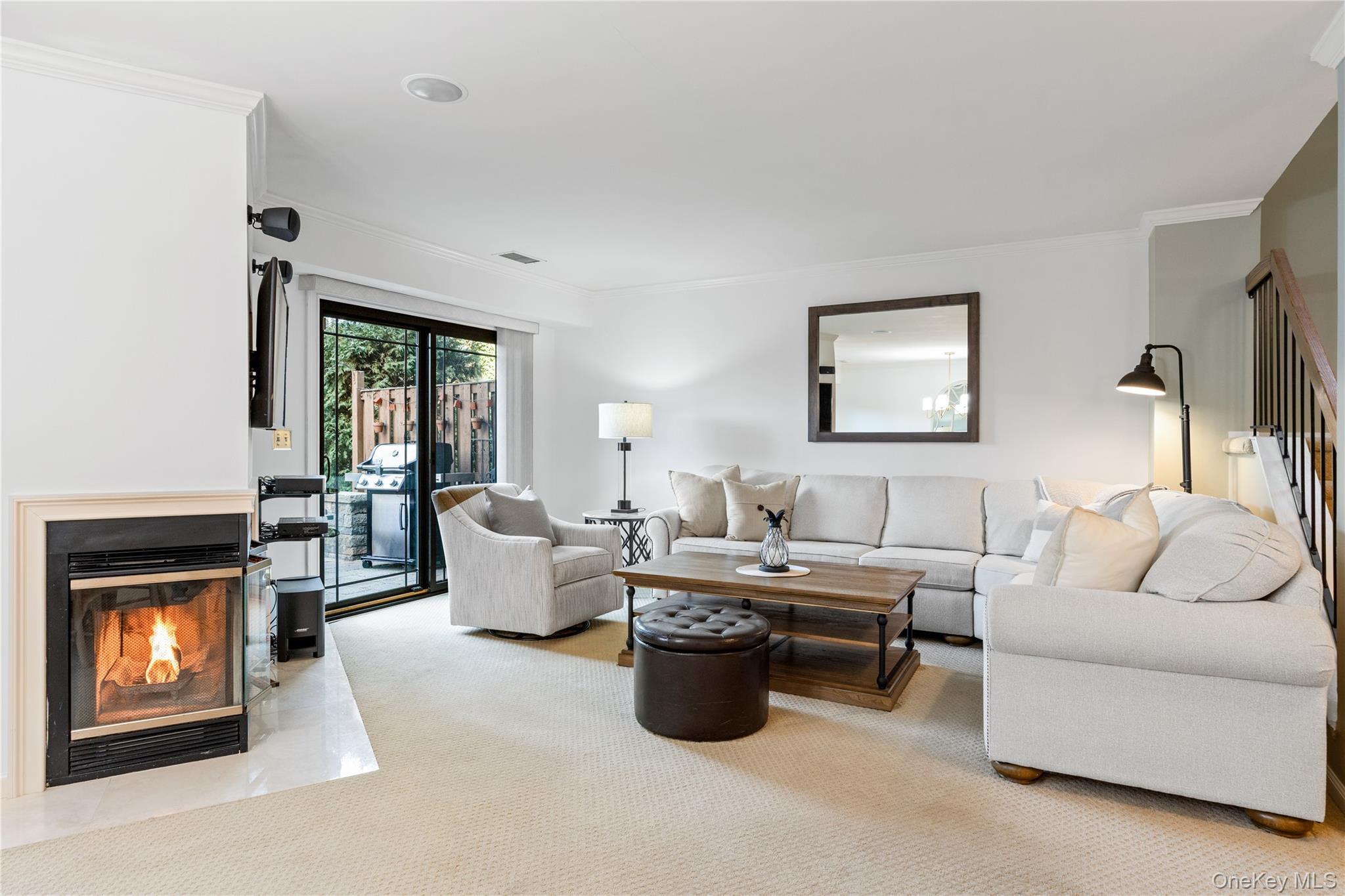 #8 photo, 17 Sutton Place, Islip , NY 11751