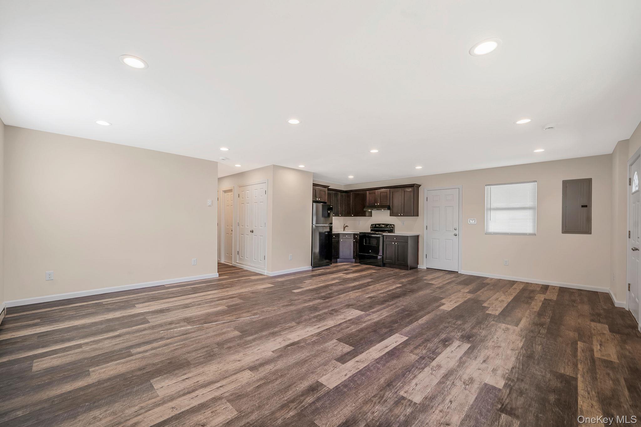 #19 photo, 18A Broadway, Mastic , NY 11950