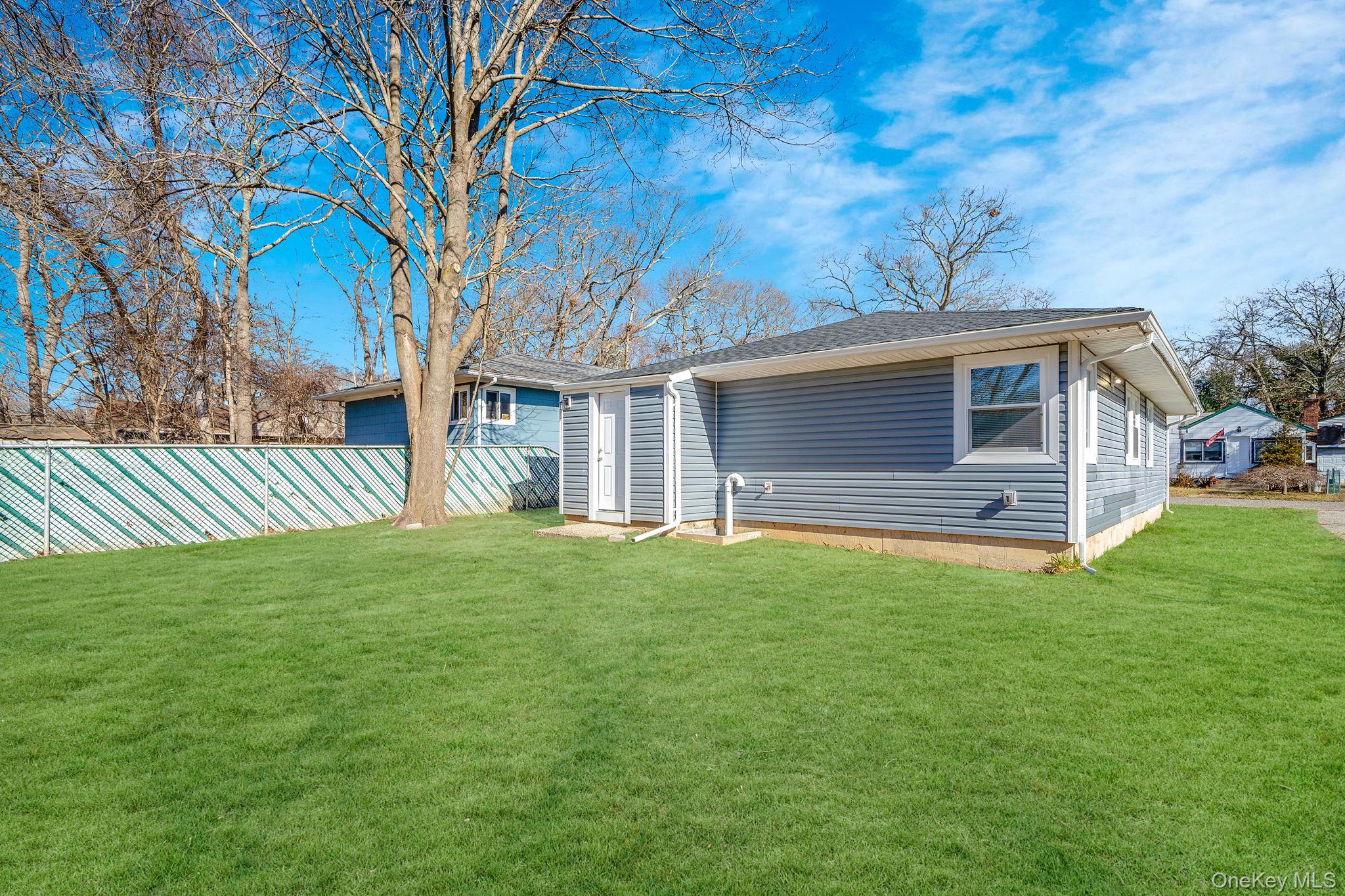 #8 photo, 18A Broadway, Mastic , NY 11950