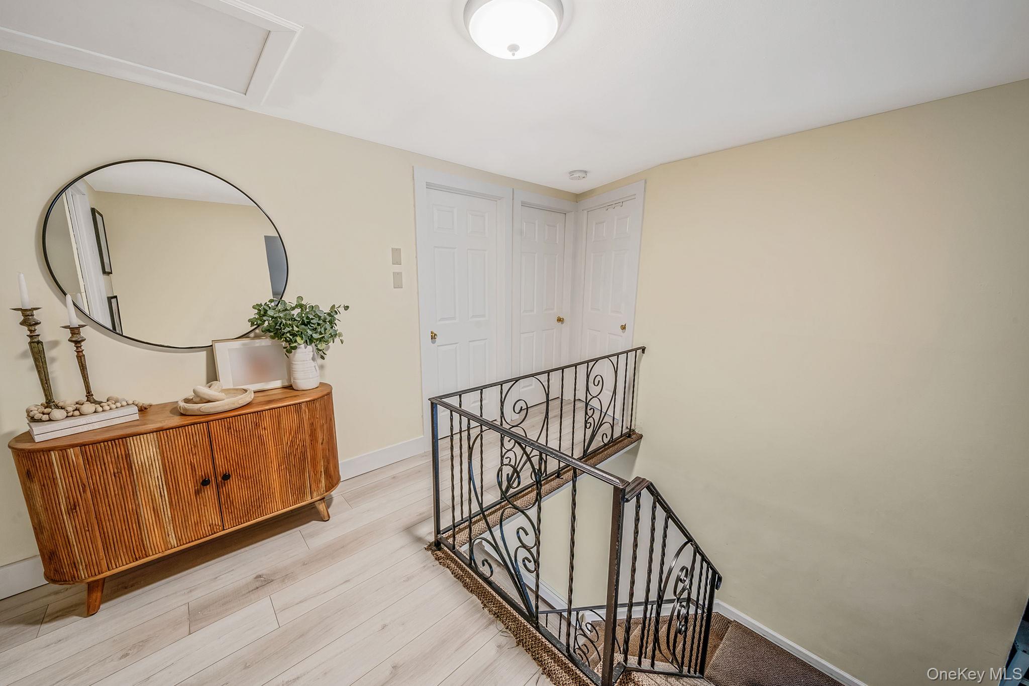 #12 photo, 182 Crystal Brook Hollow Road, מחוז סאפוק Port Jefferson Station , NY 11776