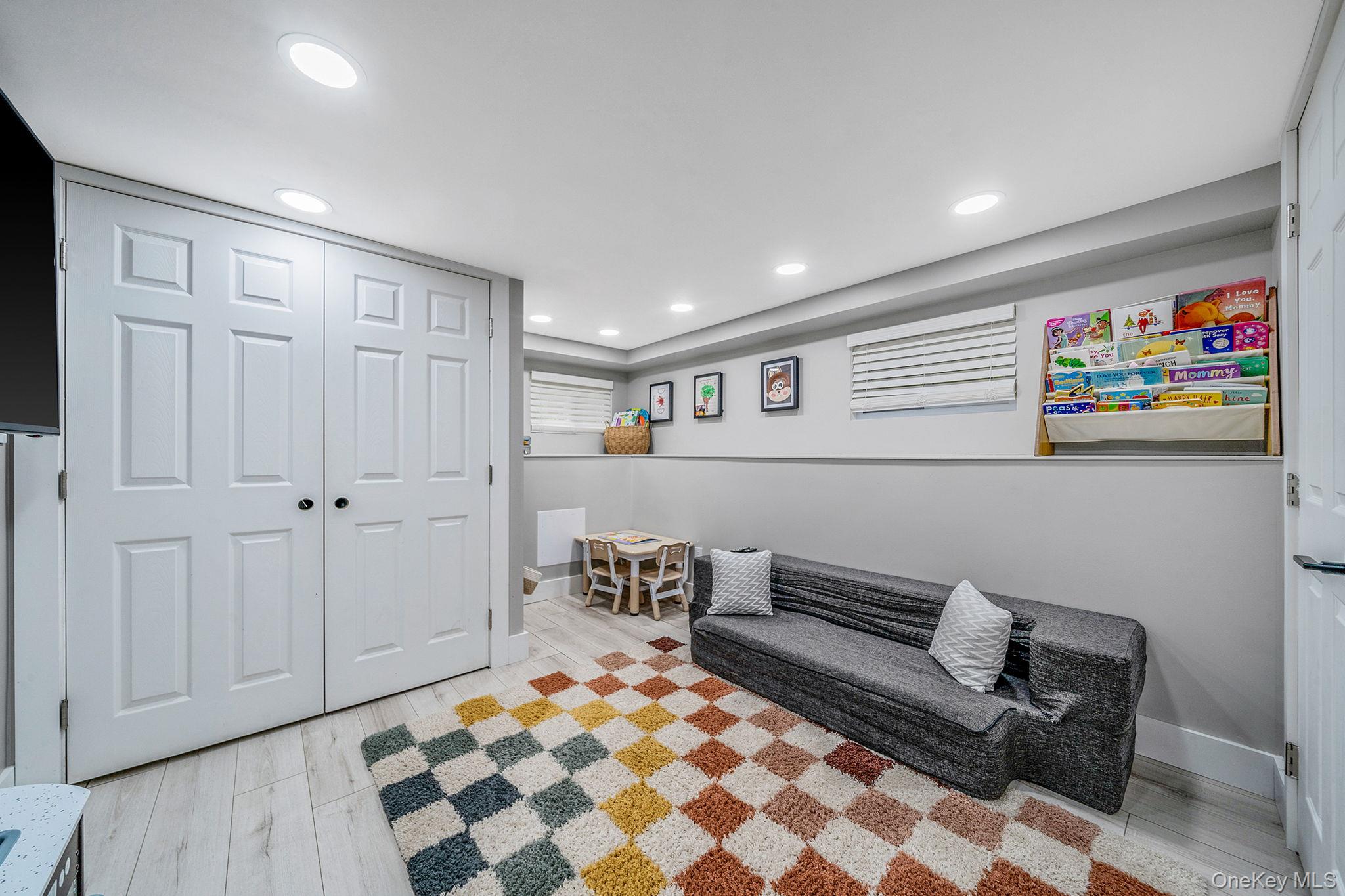 #20 photo, 182 Crystal Brook Hollow Road, מחוז סאפוק Port Jefferson Station , NY 11776