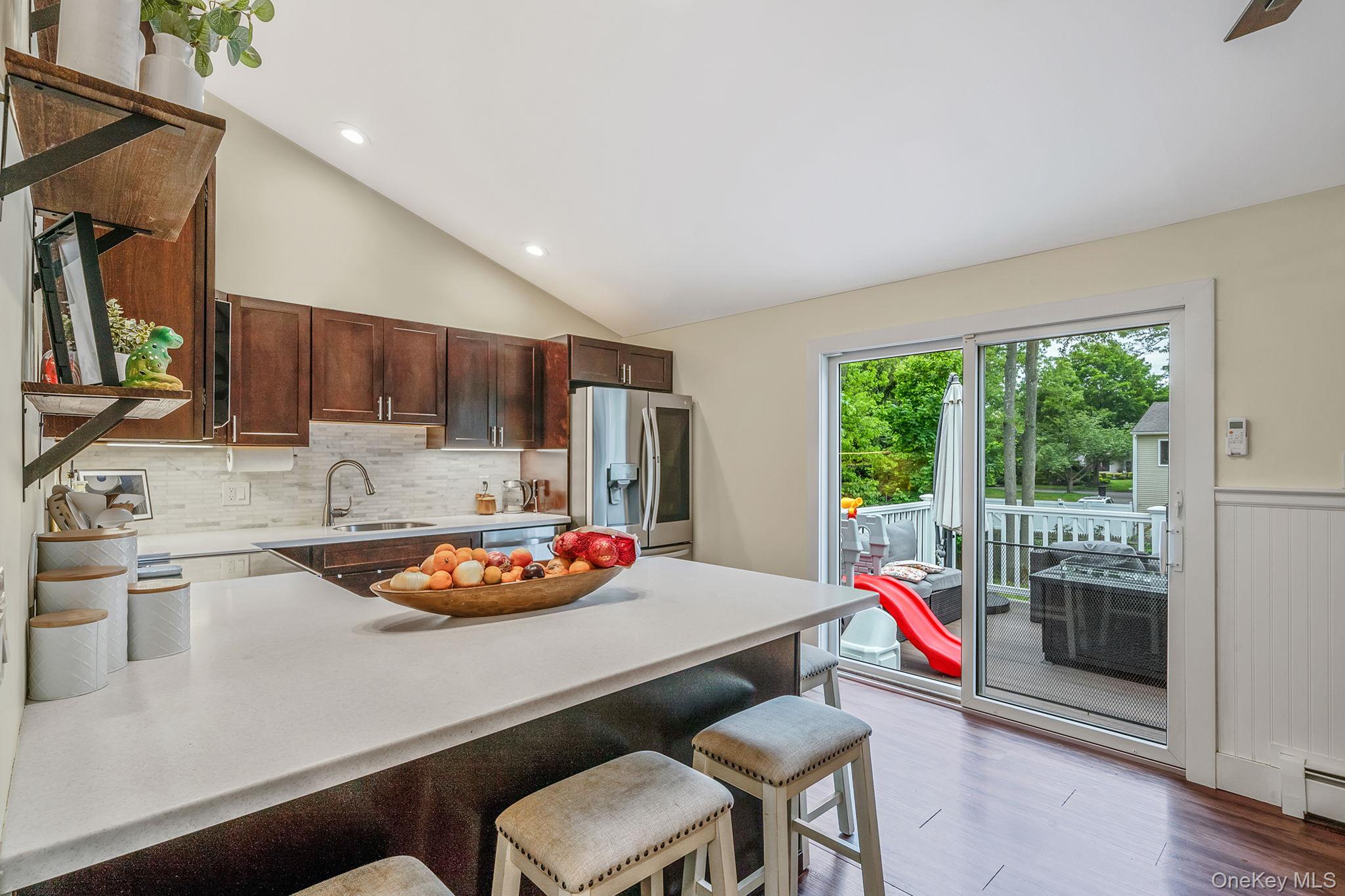 #7 photo, 182 Crystal Brook Hollow Road, מחוז סאפוק Port Jefferson Station , NY 11776