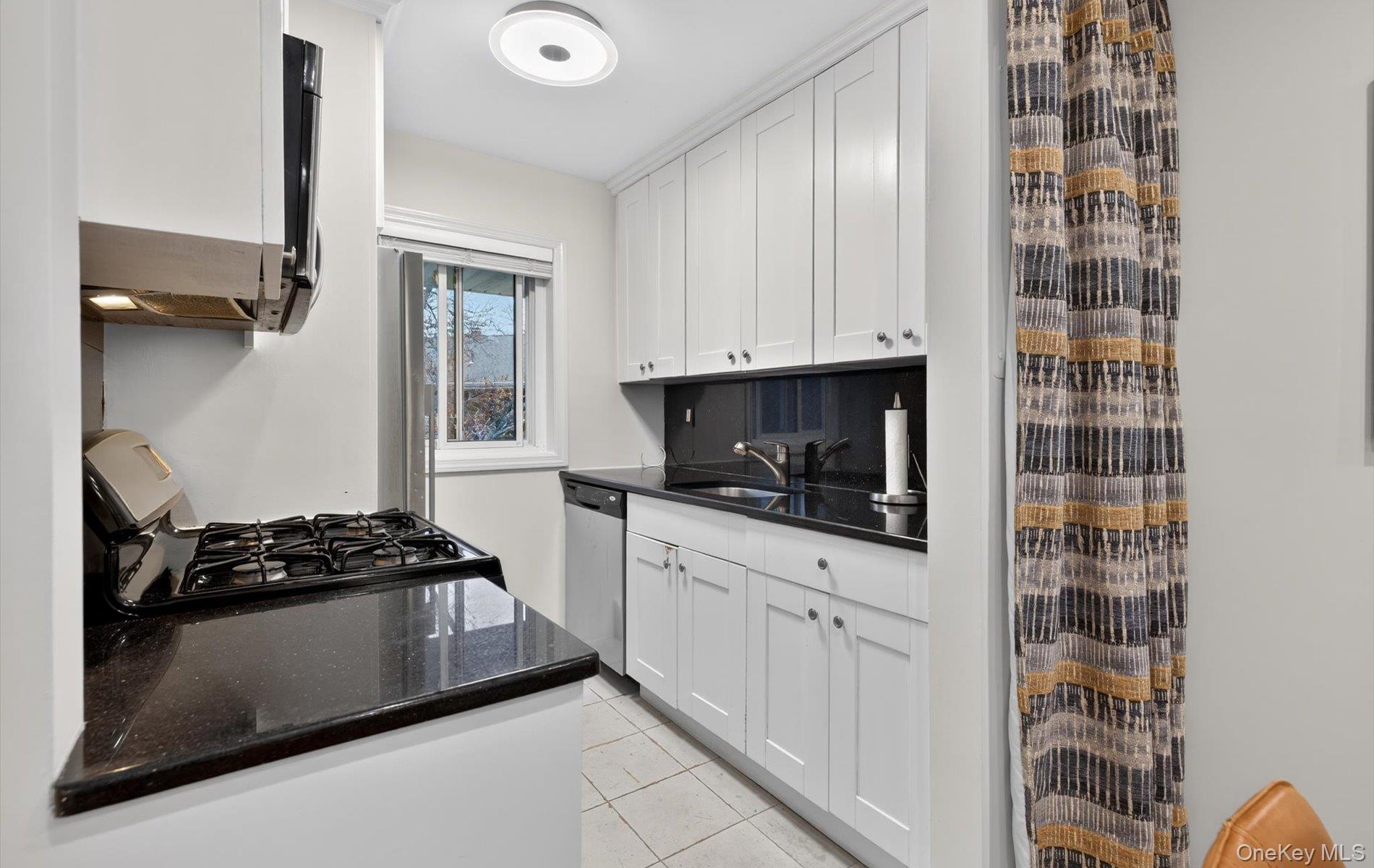 #10 photo, 1 Toms Point Lane, Port Washington , NY 11050