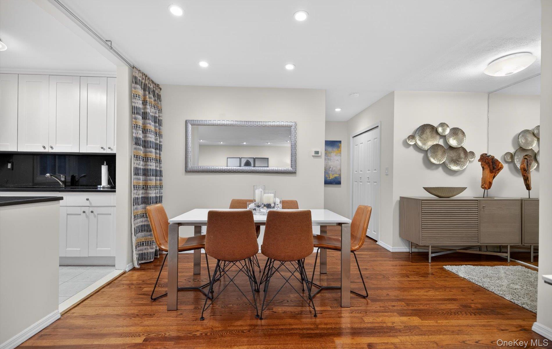 #11 photo, 1 Toms Point Lane, Port Washington , NY 11050