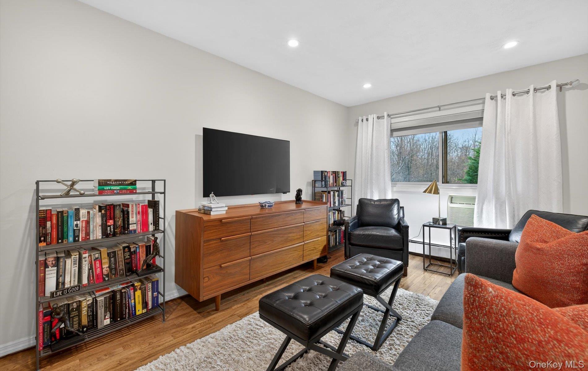 #15 photo, 1 Toms Point Lane, Port Washington , NY 11050