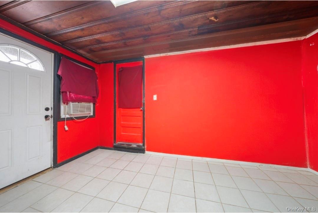 #11 photo, 225 Windsor Parkway, Hempstead , NY 11550